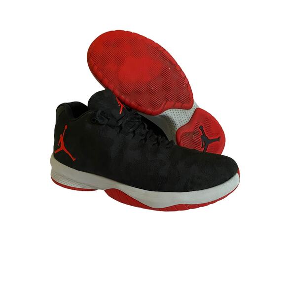 NIKE Air Jordan B Fly “Bred” Mid Basketball shoe - size 11 M / 12.5 W US / 45 EU - Picture 2 of 9